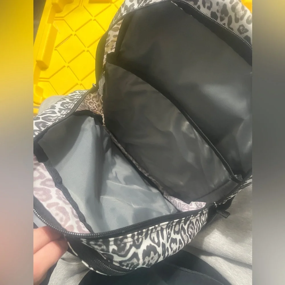 Kenneth Cole Backpack - Picture 2 of 6